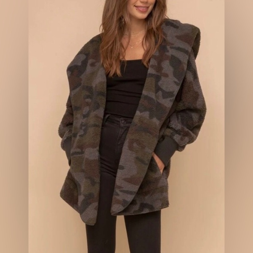 Hem and thread one size cozy cardigan hoodie.